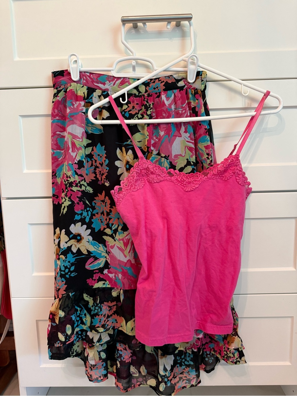 Pink Lace-Trim Camisole with Notations Black Floral A-Line Skirt